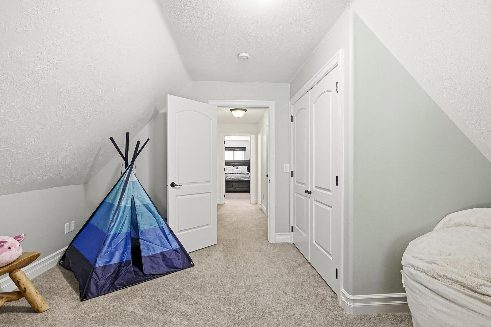 2001 N Ashdown Forest RD, Cedar City, photo 37 of 86