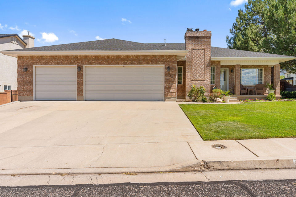 253 S Sunset Pointe DR, Cedar City, photo 2