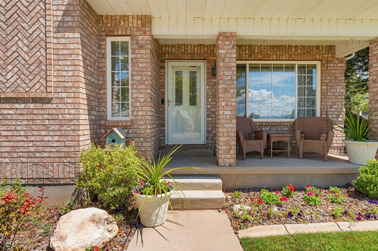 253 S Sunset Pointe DR, Cedar City, photo 5 of 41