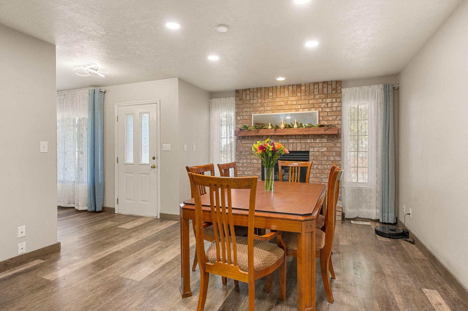 253 S Sunset Pointe DR, Cedar City, photo 8 of 41