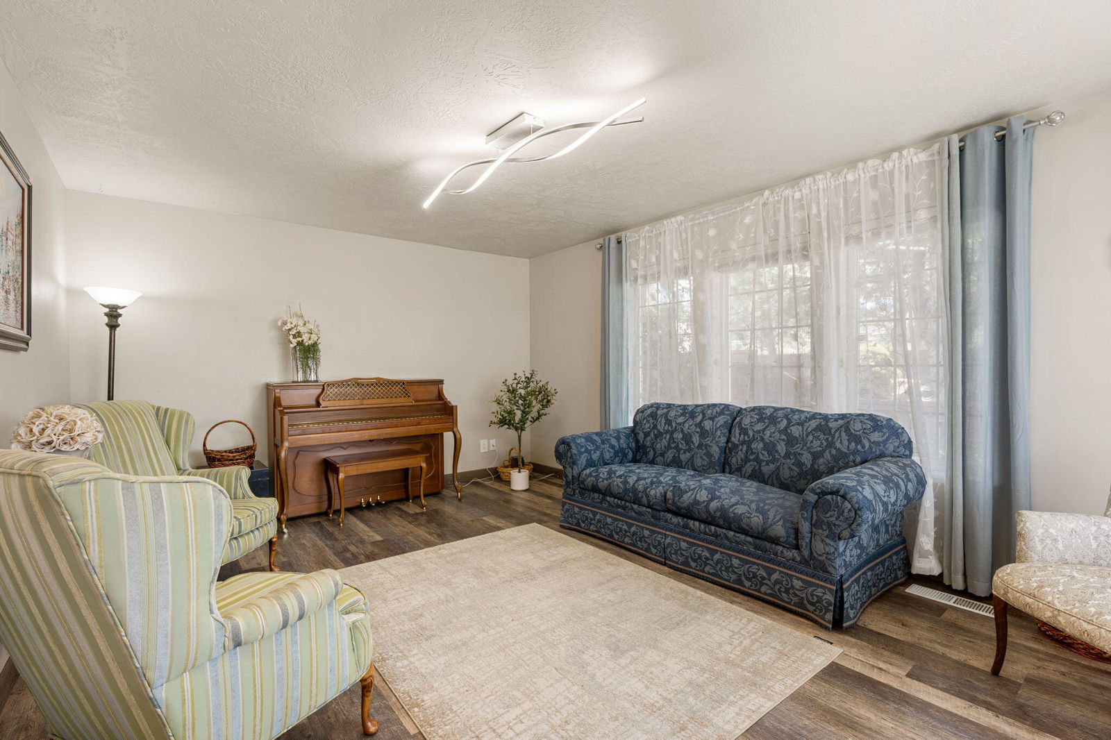 253 S Sunset Pointe DR, Cedar City, photo 12 of 41