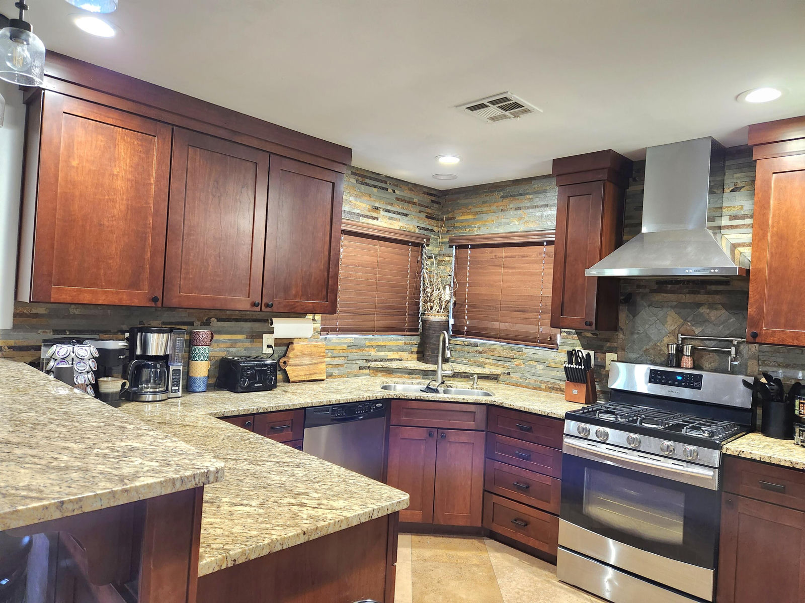 810 Peachtree DR, Toquerville, photo 15 of 34