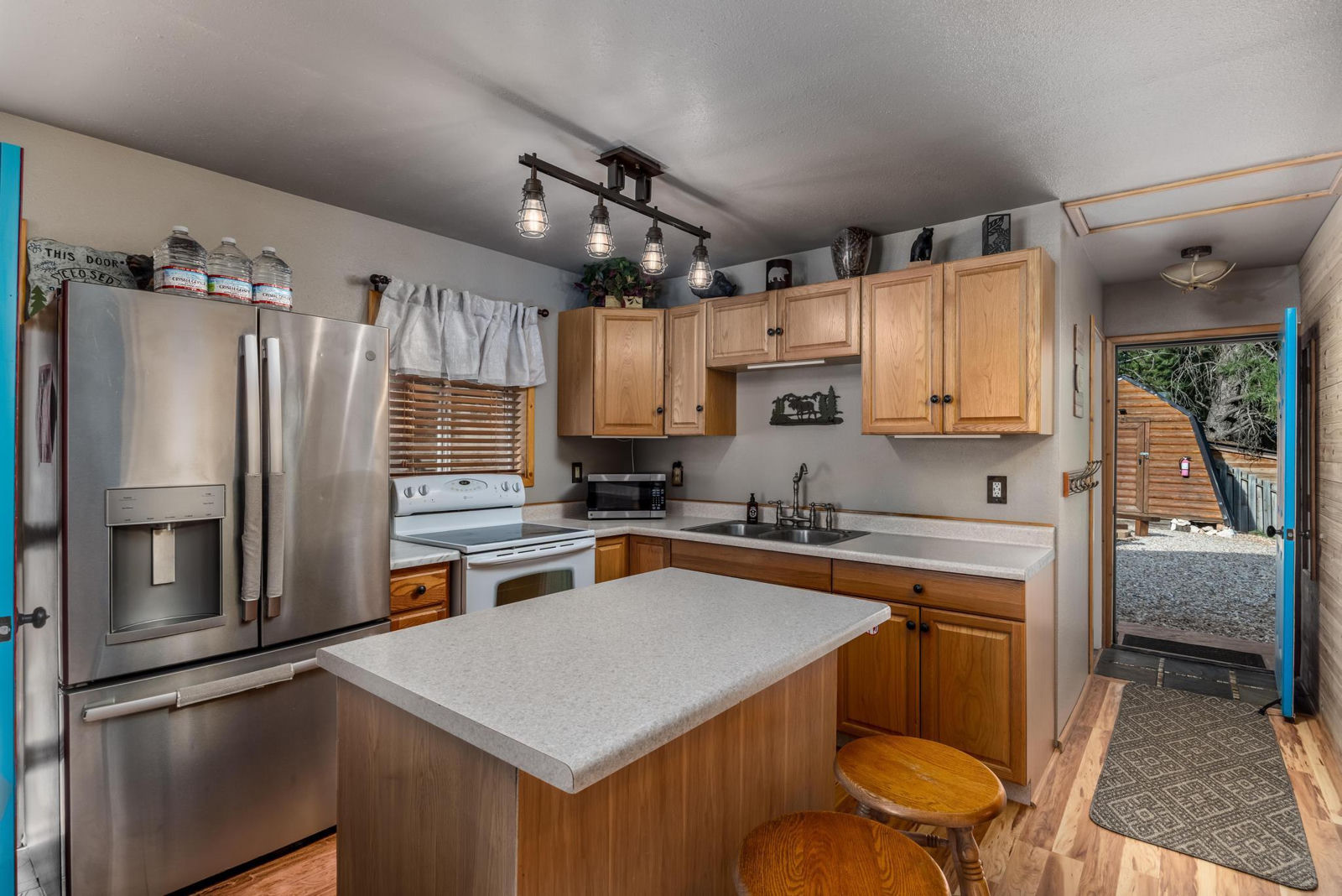 2225 E Sidehill DR, Duck Creek Village, photo 2 of 25