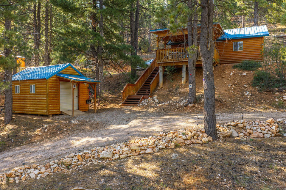2225 E Sidehill DR, Duck Creek Village