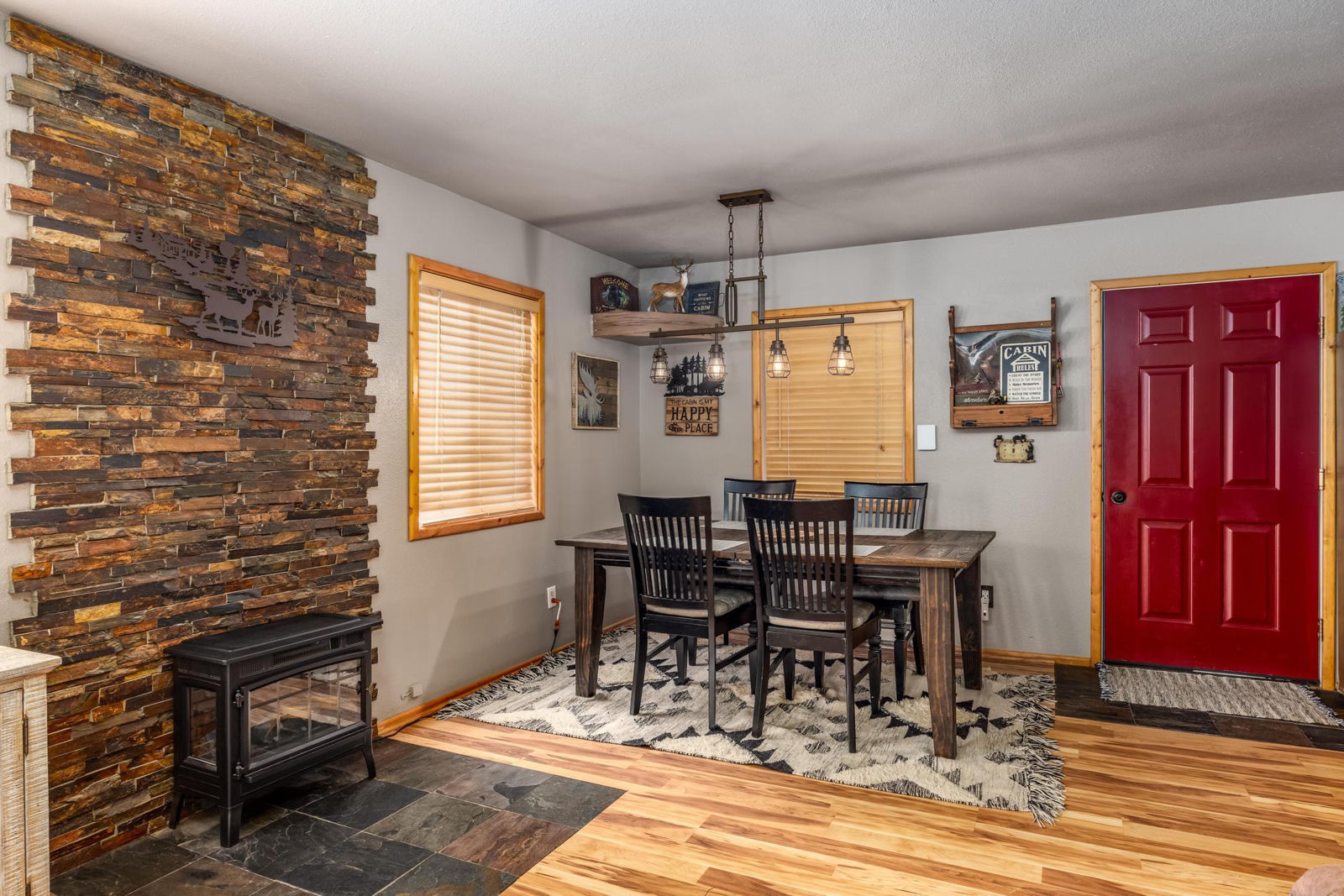 2225 E Sidehill DR, Duck Creek Village, photo 5 of 25