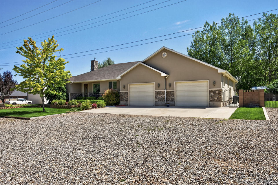 227 E 100 S, Paragonah, photo 2