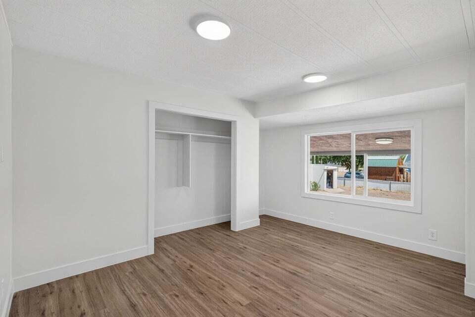 330 N Main ST, Leeds, photo 35 of 48