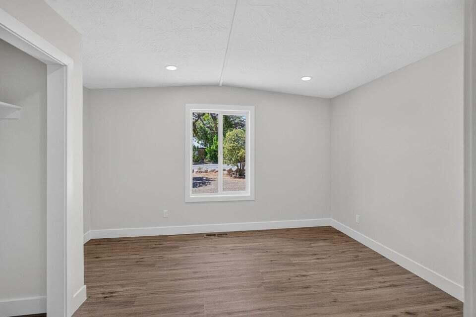 330 N Main ST, Leeds, photo 39 of 48