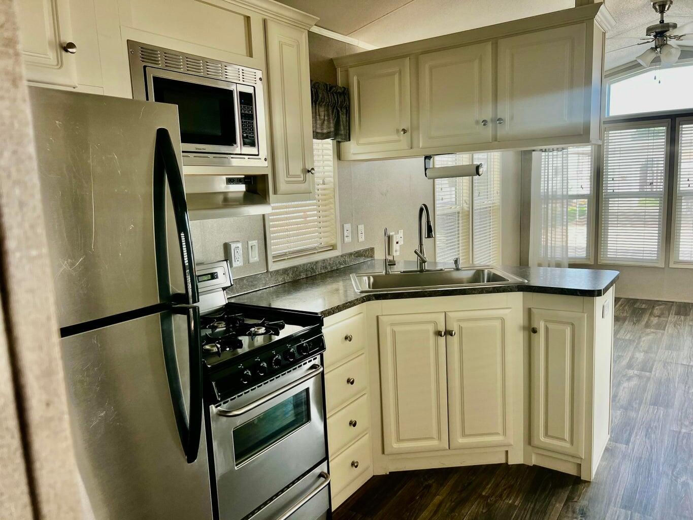 448 E Telegraph ST, #113, Washington, photo 13 of 30
