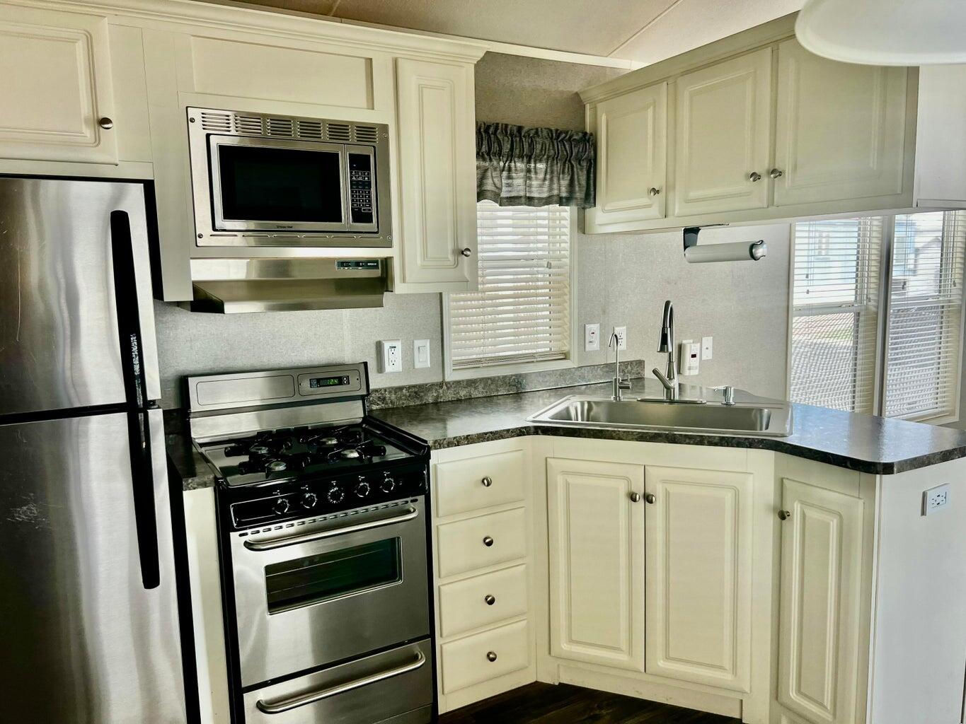 448 E Telegraph ST, #113, Washington, photo 15 of 30