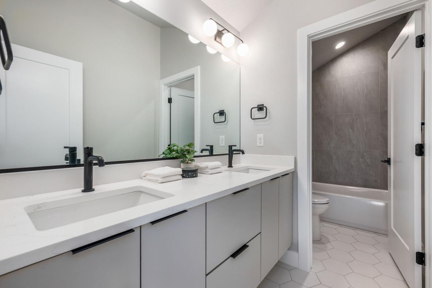 4936 S LAKEFRONT Place, Washington, photo 47 of 71