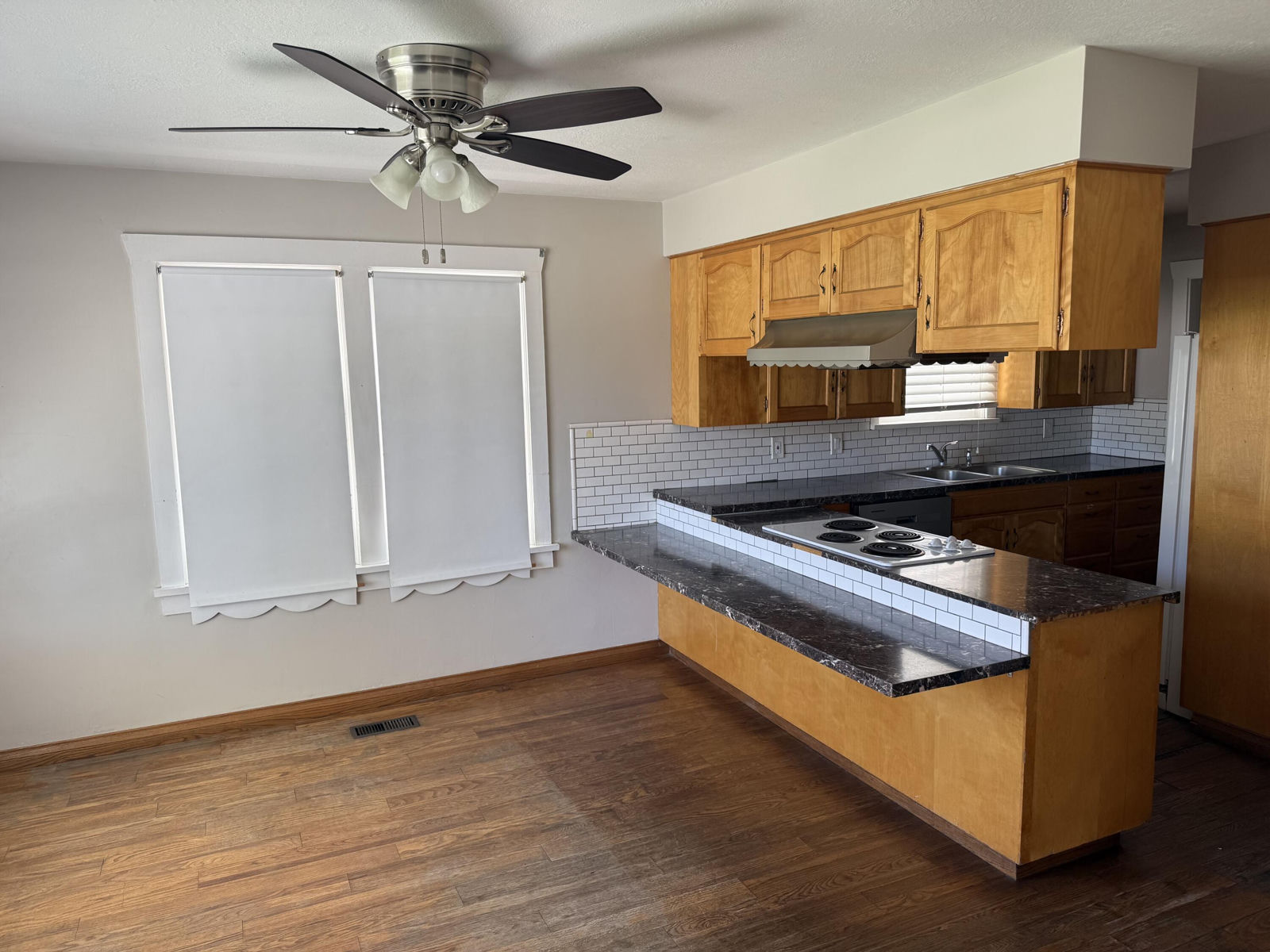 169 S 400 E, Cedar City, photo 6 of 30