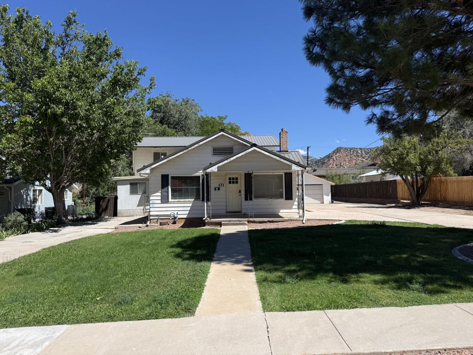 169 S 400 E, Cedar City