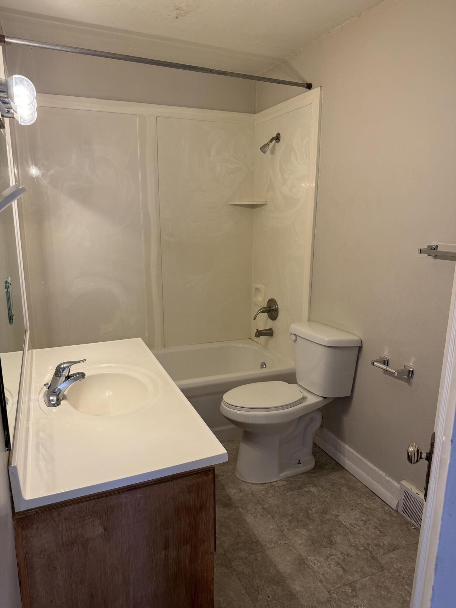 169 S 400 E, Cedar City, photo 8 of 30