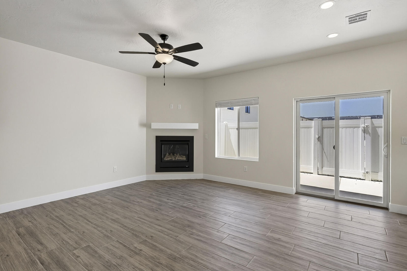 51 S 4375 W, 24, Cedar City, photo 8 of 48