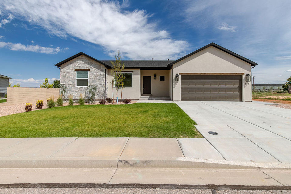 678 W 325 N, Parowan