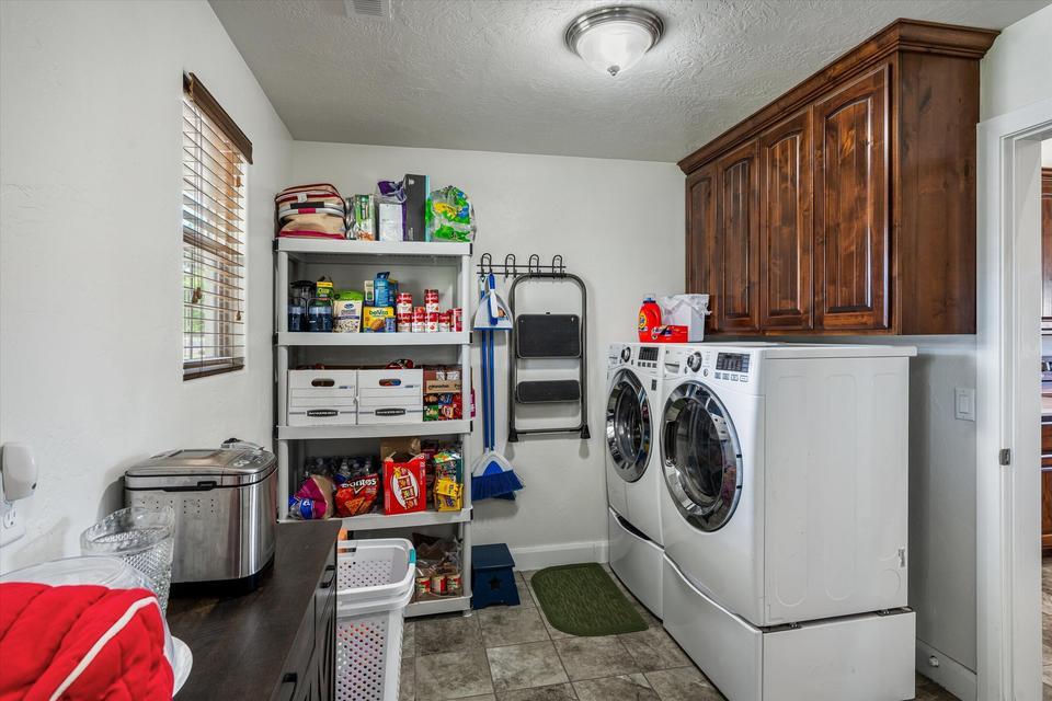 514 S 200 East ST, Enterprise, photo 10 of 33