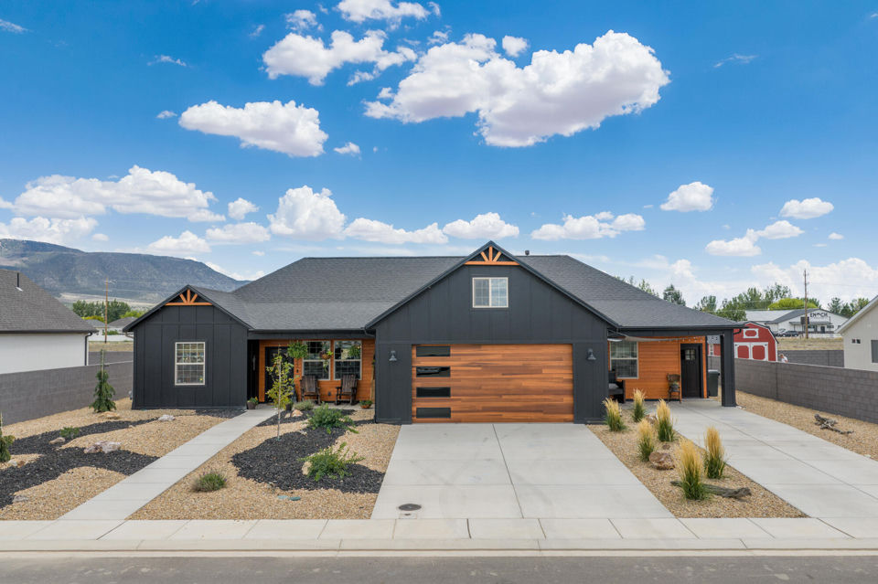932 E Winchester DR, Enoch
