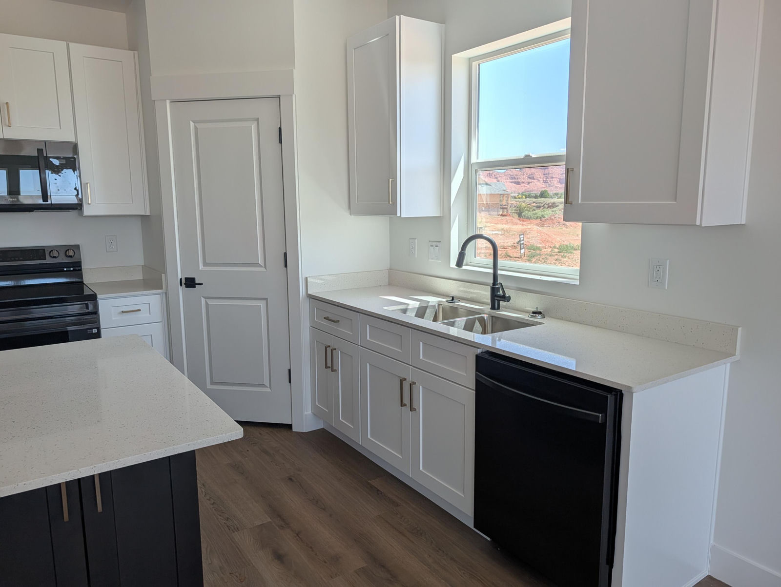1681 E Creekside DR, Kanab, photo 6 of 8