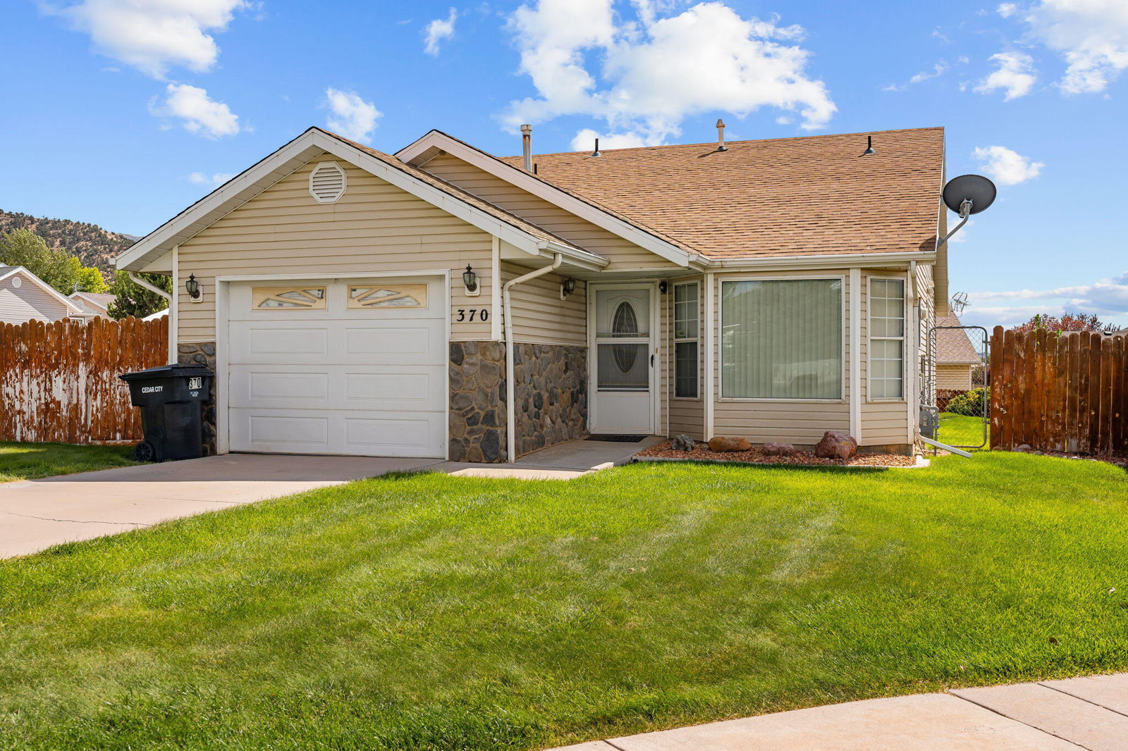 370 E 2150 N, Cedar City, photo 1
