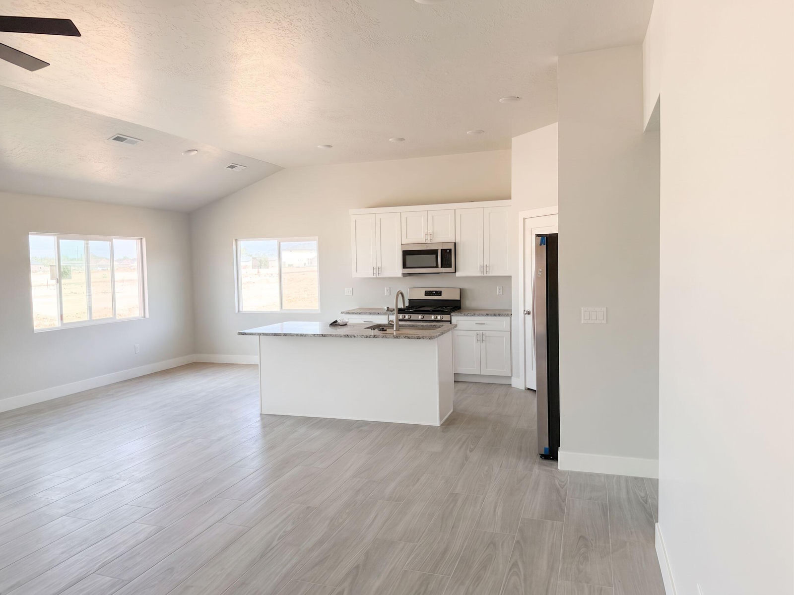 4452 W 75 S, Cedar City, photo 4 of 15