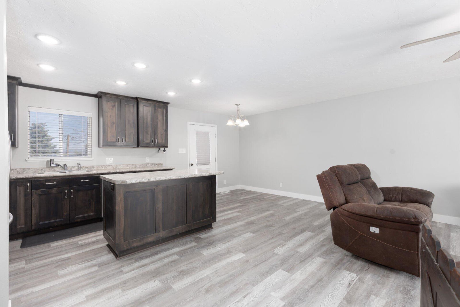 275 E 400 N, Parowan, photo 6 of 31