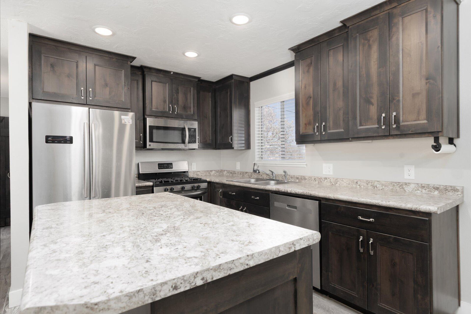 275 E 400 N, Parowan, photo 8 of 31