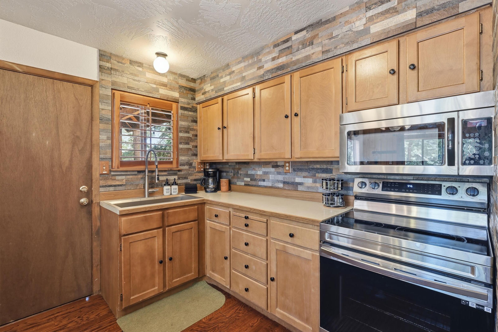 1245, 1225 E Bonanza RD, Duck Creek Village, photo 8 of 35