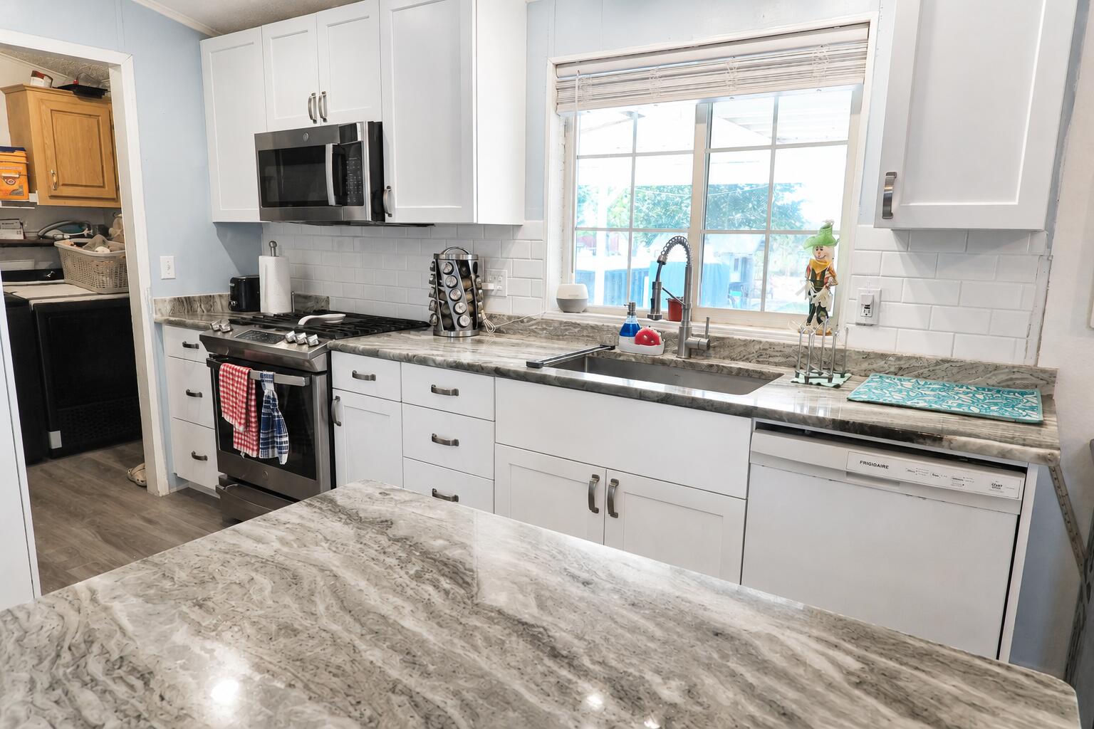 4285 N Driftwood LN, Enoch, photo 11 of 31