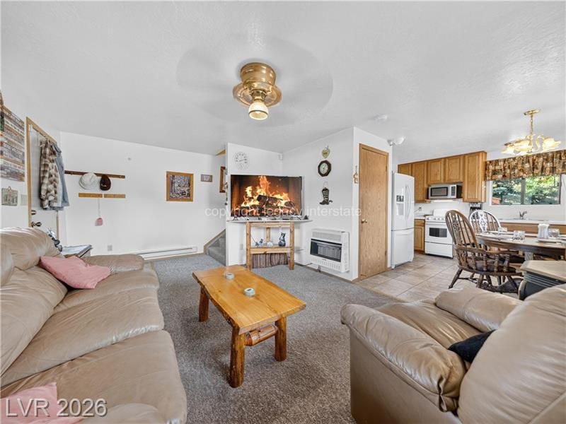 651 E Aspen Meadow DR, Mammoth Creek, photo 11 of 68