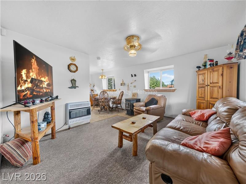 651 E Aspen Meadow DR, Mammoth Creek, photo 12 of 68