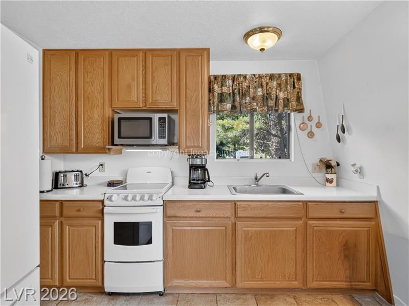 651 E Aspen Meadow DR, Mammoth Creek, photo 14 of 68