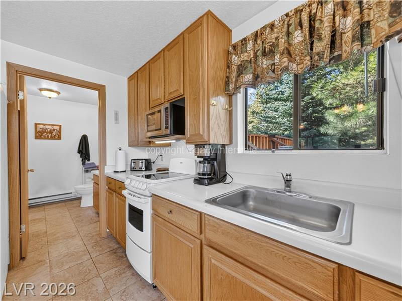 651 E Aspen Meadow DR, Mammoth Creek, photo 15 of 68