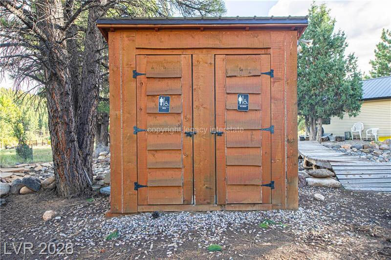 651 E Aspen Meadow DR, Mammoth Creek, photo 45 of 68