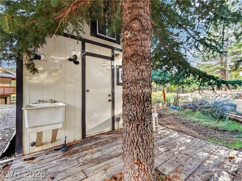 651 E Aspen Meadow DR, Mammoth Creek, photo 52 of 68