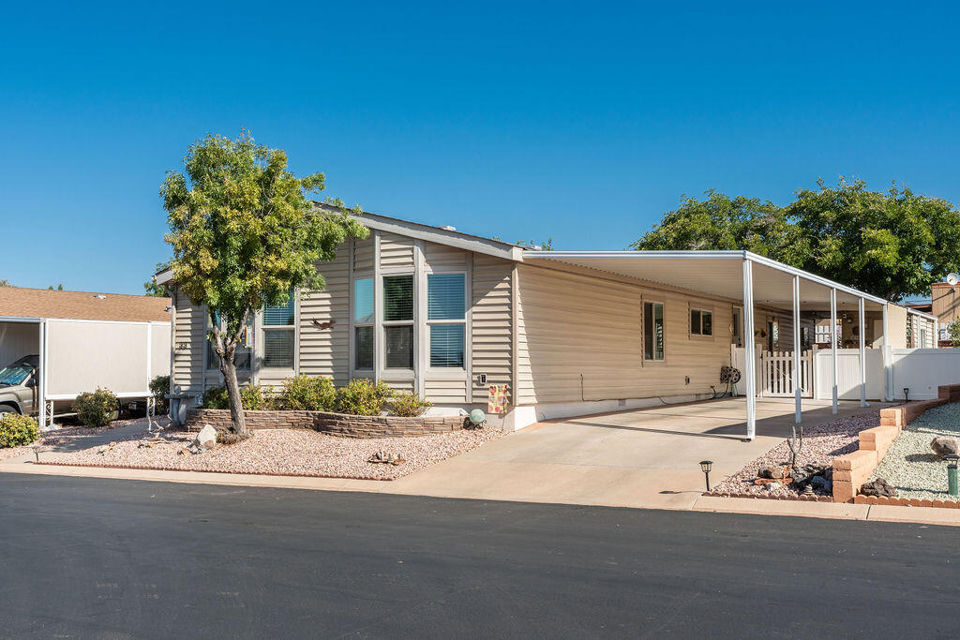 1526 N Dixie Downs RD, 33, St George, photo 2