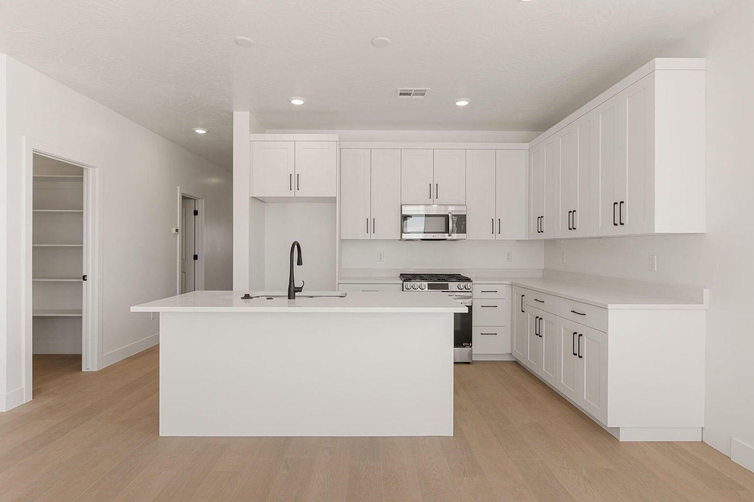 2562 S 3870 W, Hurricane, photo 10 of 45