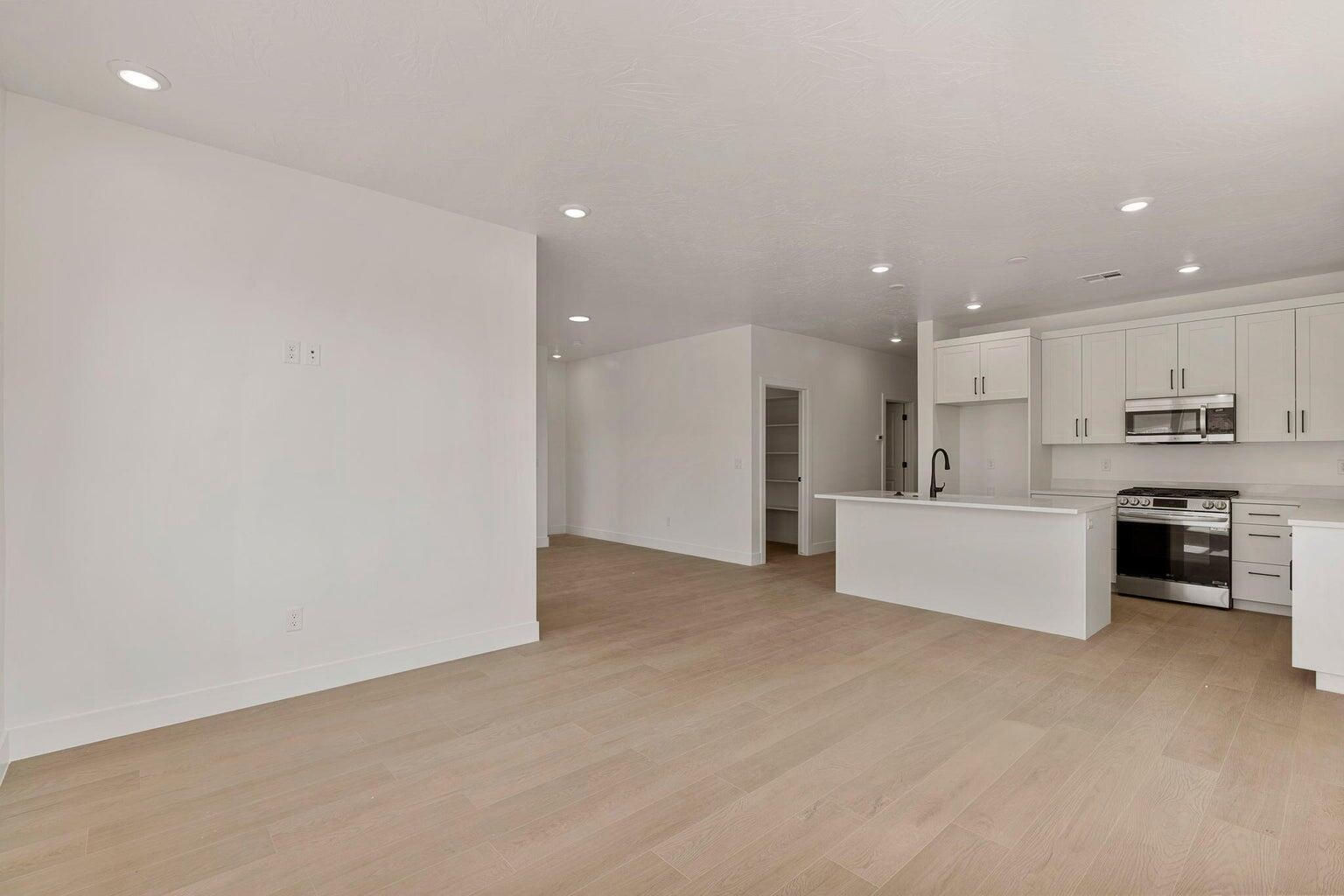 2562 S 3870 W, Hurricane, photo 9 of 45