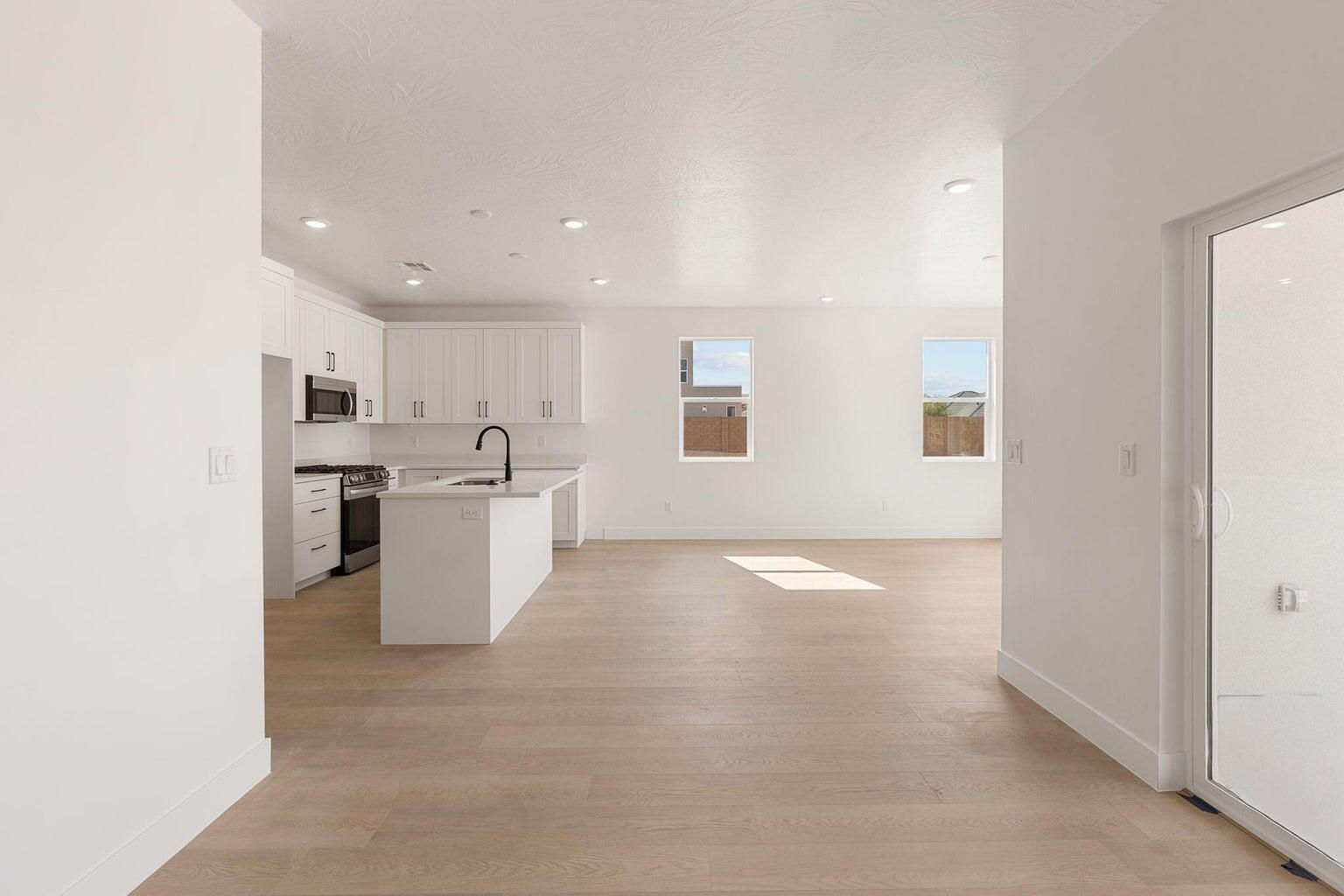 2562 S 3870 W, Hurricane, photo 7 of 45