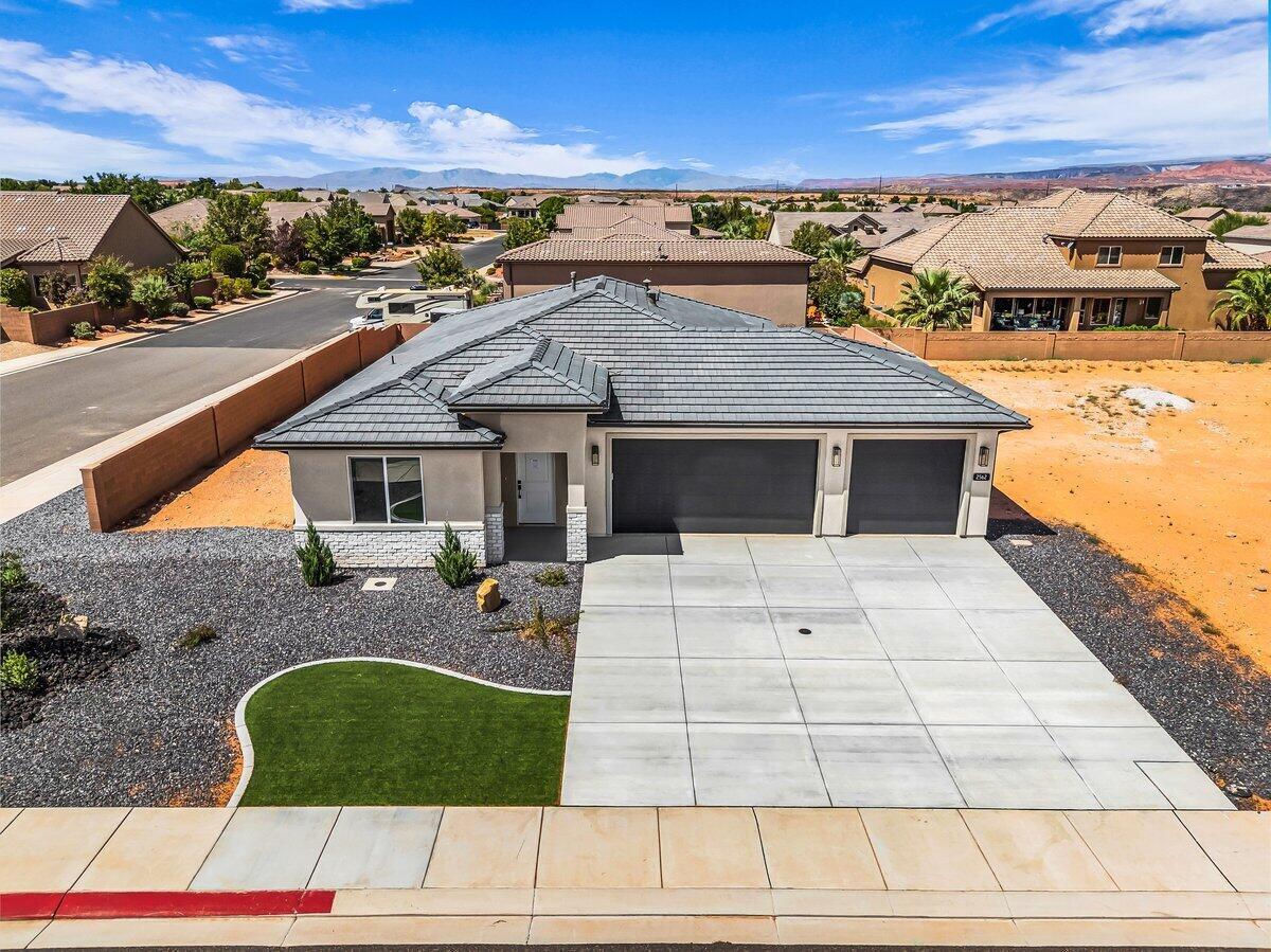 2562 S 3870 W, Hurricane, photo 3 of 45