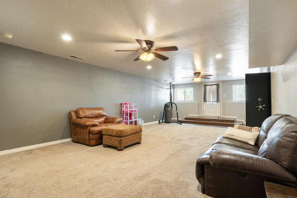 628 S 700 W, Hurricane, photo 17 of 57