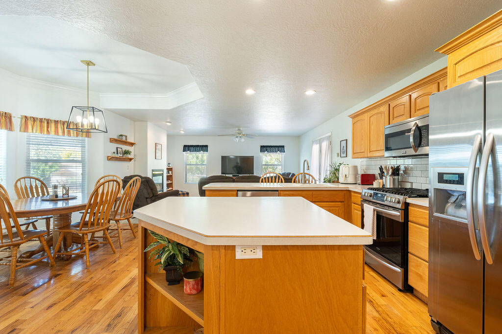 628 S 700 W, Hurricane, photo 38 of 57