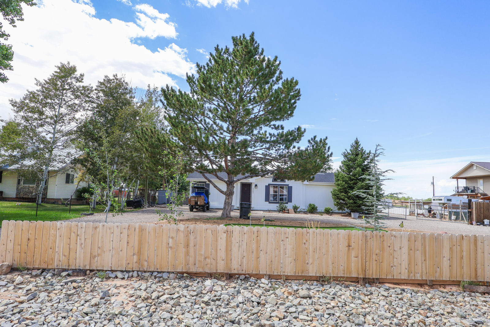 4285 N Driftwood LN, Enoch, photo 2 of 31