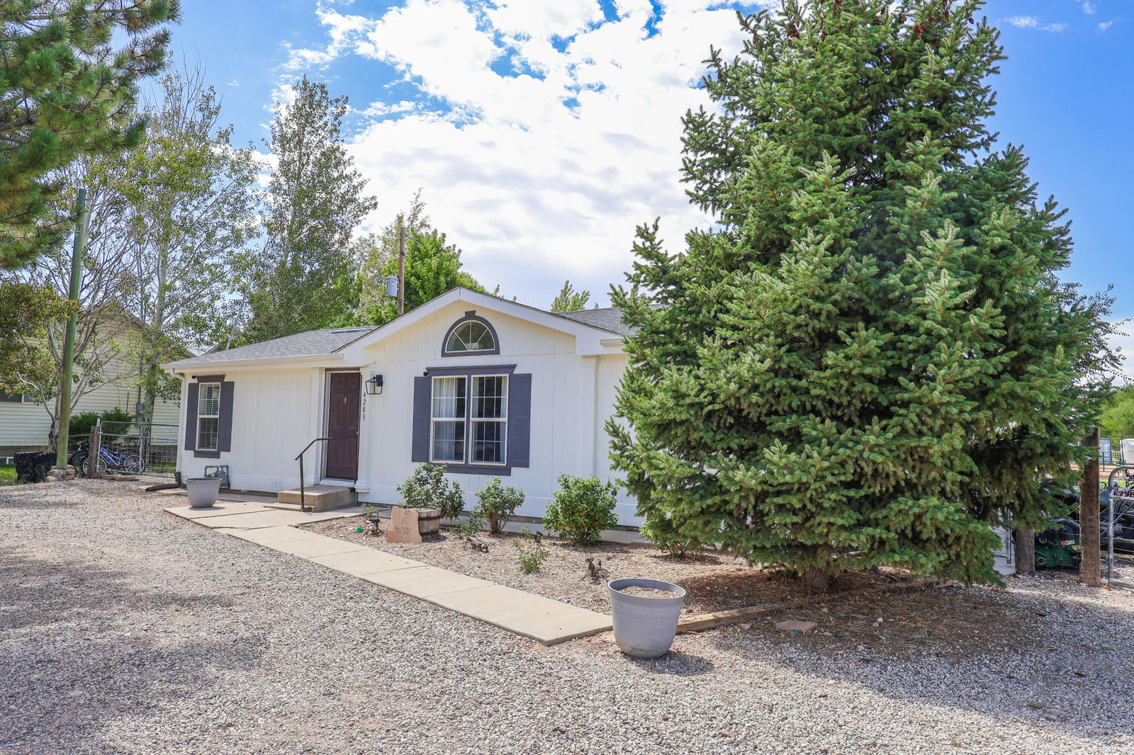 4285 N Driftwood LN, Enoch, photo 4 of 31