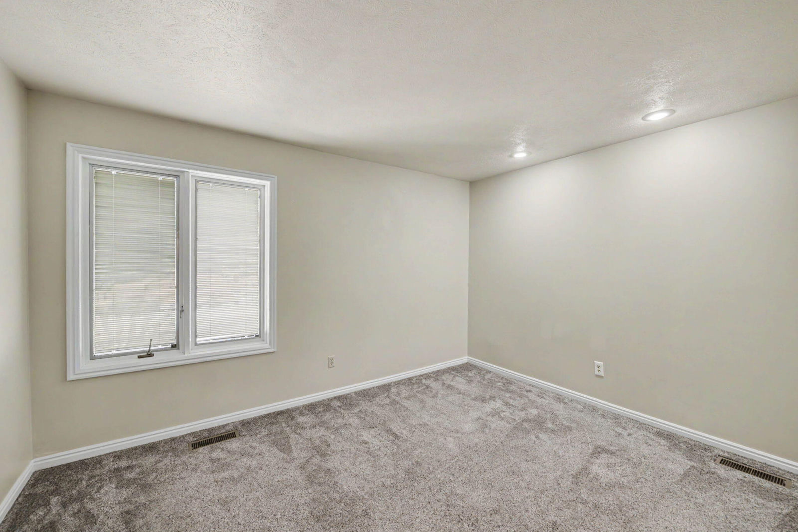 10 N VALLEY VIEW DR, 110, St George, photo 30 of 66