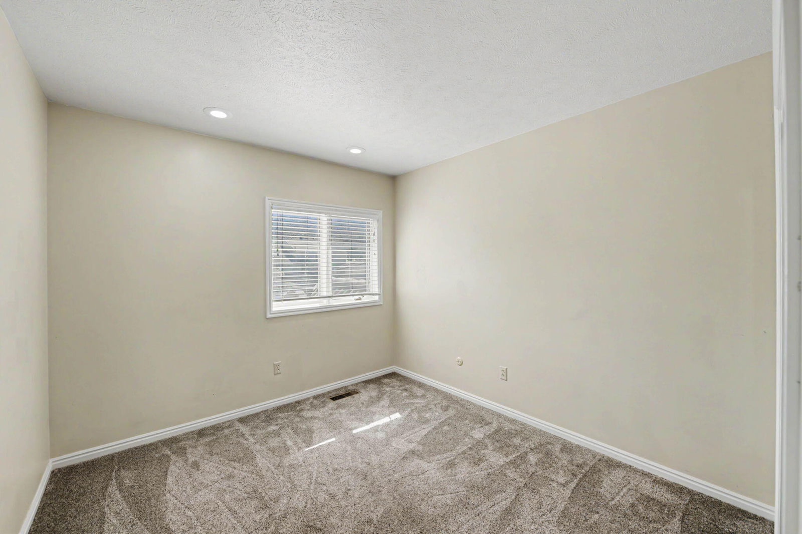 10 N VALLEY VIEW DR, 110, St George, photo 48 of 66