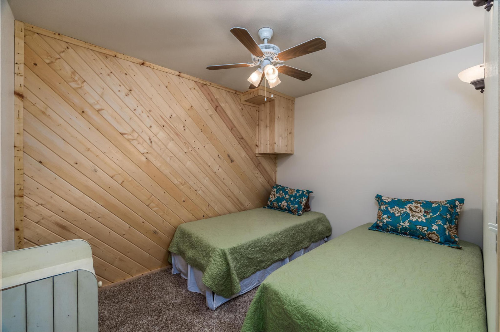 1725 E Bear Country RD, Duck Creek Village, photo 17 of 29