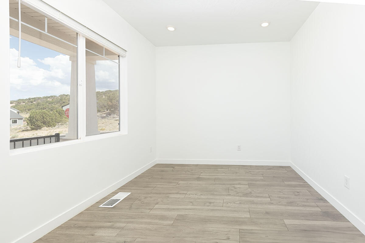 3589 W Benson Way, Cedar City, photo 8 of 40
