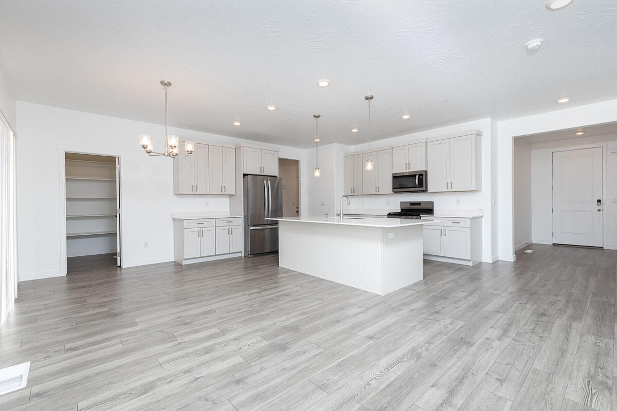 3589 W Benson Way, Cedar City, photo 10 of 40