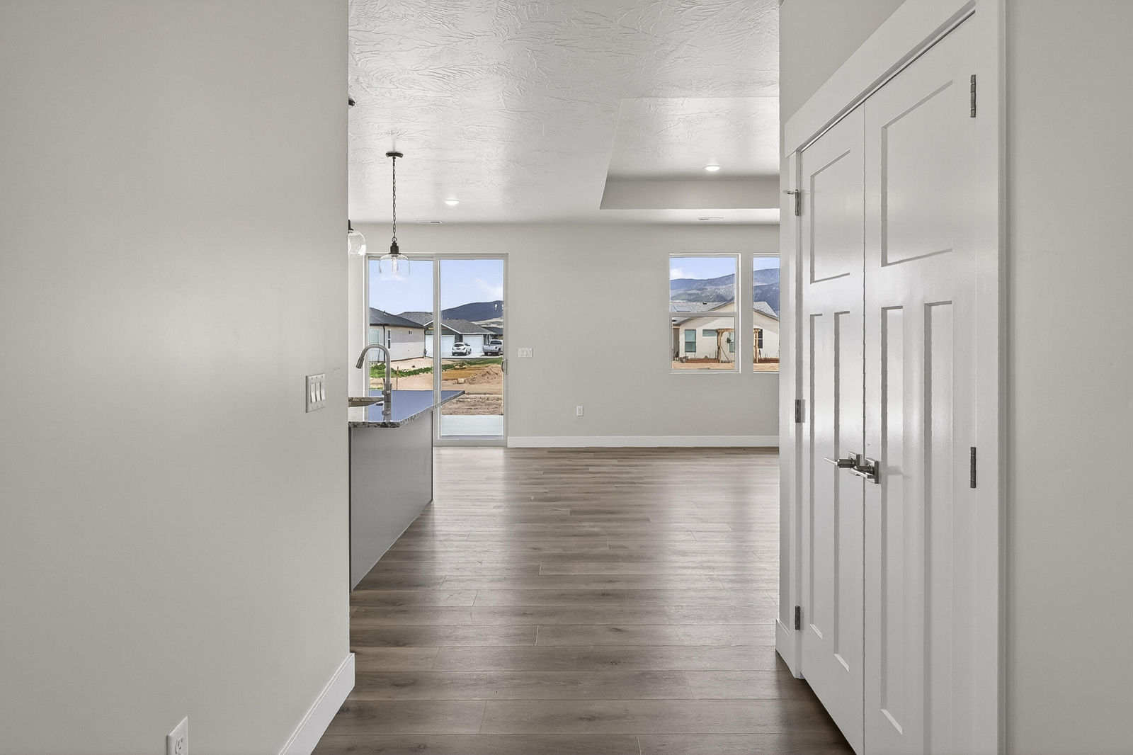 5092 Matheson Way, Enoch, photo 8 of 46